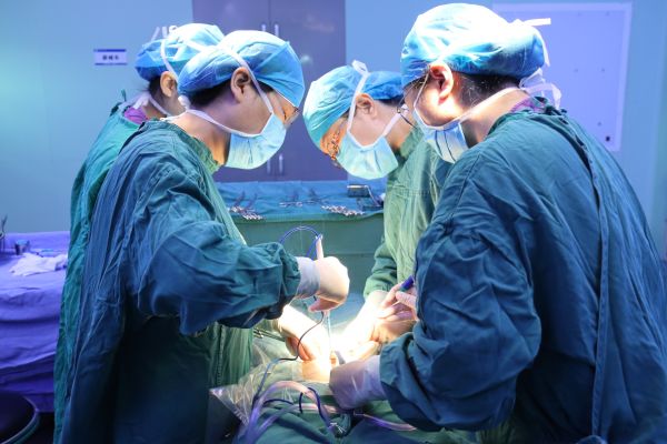 石城县人民医院多学科协同救治盆腹腔巨大肿物合并宫颈癌高龄患者