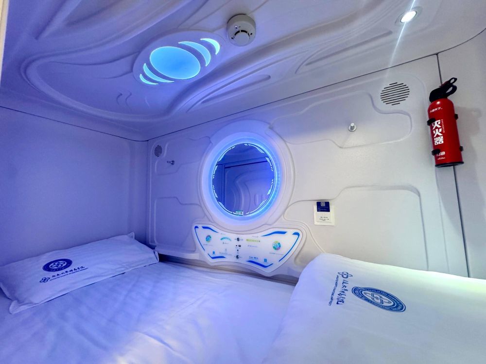 1763689647470530.jpg 00.jpg